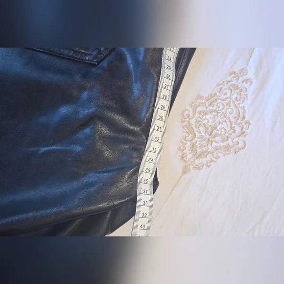 Abercrombie & Fitch Black High Rise Jeans (2b) - Picture 5 of 7